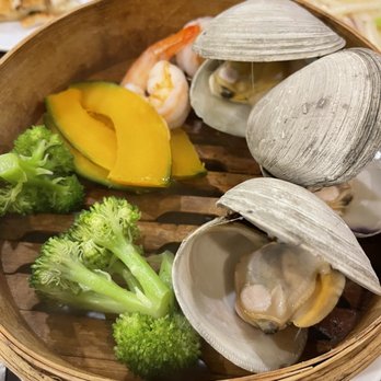 Bi Won - Steamed clams and shrimps - Korean Near Me - Oakland Gardens, New York