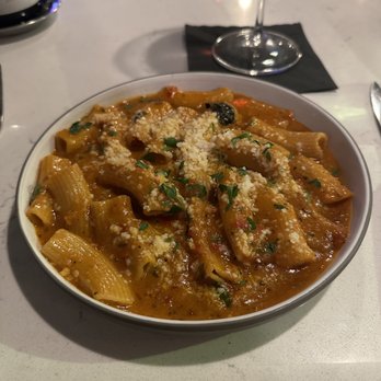 Wolfsglen - Rigatoni Diavola - Cocktail Bars Near Me - Los Angeles, California Wolfsglen - Rigatoni Diavola - Cocktail Bars Near Me - Los Angeles, California
