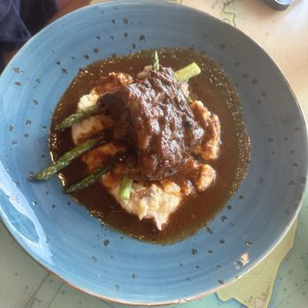 Charleston Harbor Fish House - Short ribs and mashed potatoes - Seafood Near Me - Mount Pleasant, South Carolina Charleston Harbor Fish House - Short ribs and mashed potatoes - Seafood Near Me - Mount Pleasant, South Carolina
