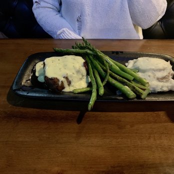 Whiskey Inferno - Filet with Béarnaise Sauce - Steakhouses Near Me - Savage, Minnesota Whiskey Inferno - Filet with Béarnaise Sauce - Steakhouses Near Me - Savage, Minnesota
