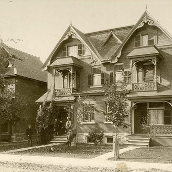 Minto Park - Minto Park was designed at the end of the 19th century, as these houses show. - Parks Near Me - Ottawa, Ontario