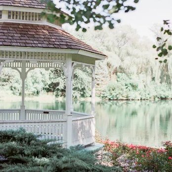 Wandering Tree Estate - Venues & Event Spaces Near Me - Lake Zurich, Illinois Wandering Tree Estate - Venues & Event Spaces Near Me - Lake Zurich, Illinois