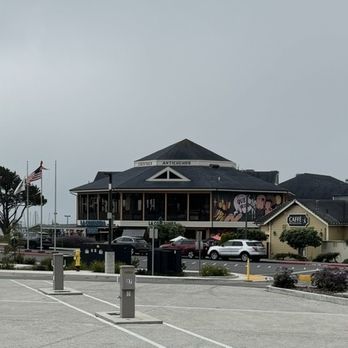 Harbor Village RV Park - Restaurant, cafe qnd brewery next to rv park - RV Parks Near Me - Half Moon Bay, California