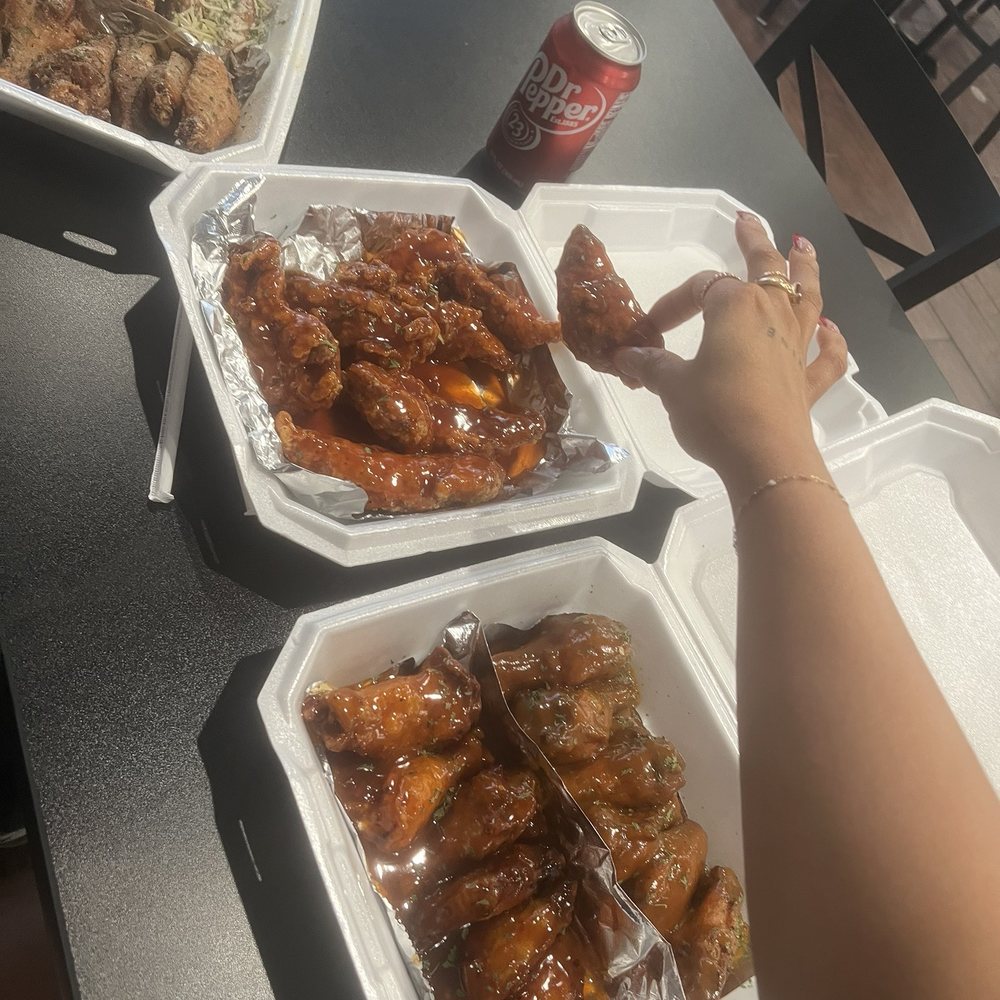 Midwest Wings XL - garlic parmesan, honey hot tenders, lemon pepper, mango habanero, midwest bbq sauce - Chicken Wings Near Me - Phoenix, Arizona Midwest Wings XL - garlic parmesan, honey hot tenders, lemon pepper, mango habanero, midwest bbq sauce - Chicken Wings Near Me - Phoenix, Arizona