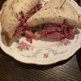 Beaumont smoked meat sandwich Beaumont smoked meat sandwich
