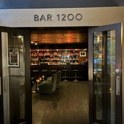 Bar 1200