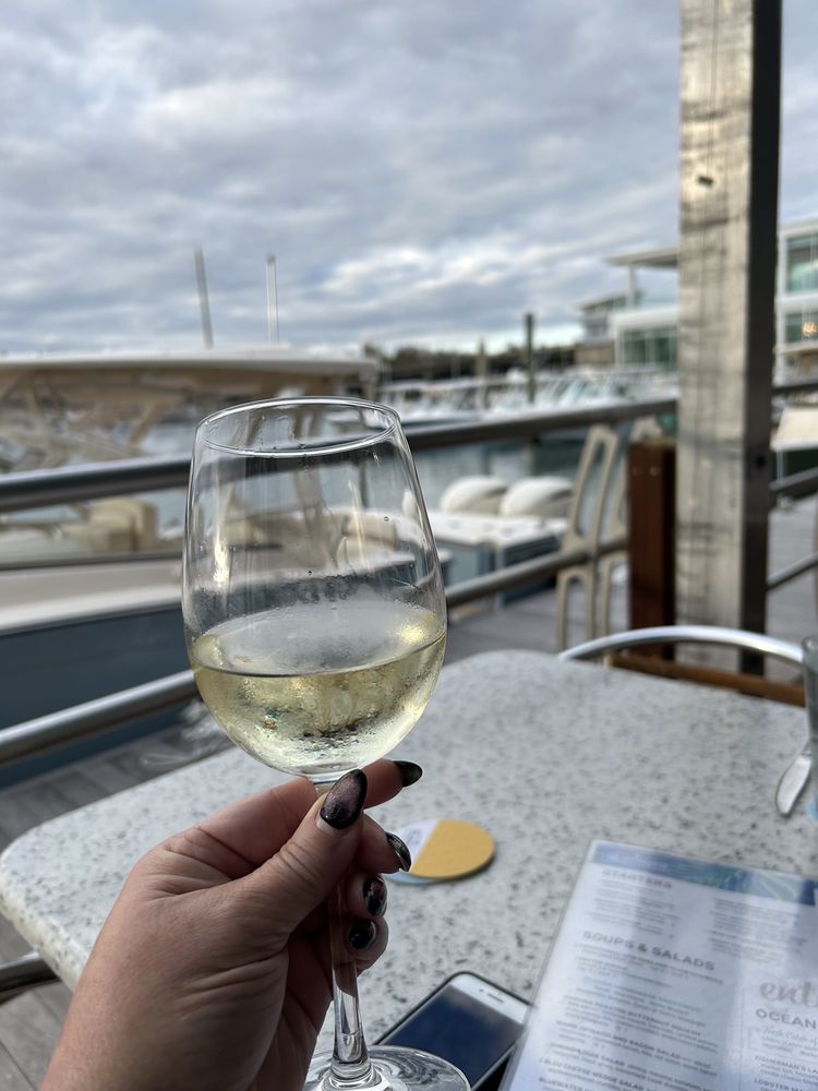 Bluewater Waterfront Grill