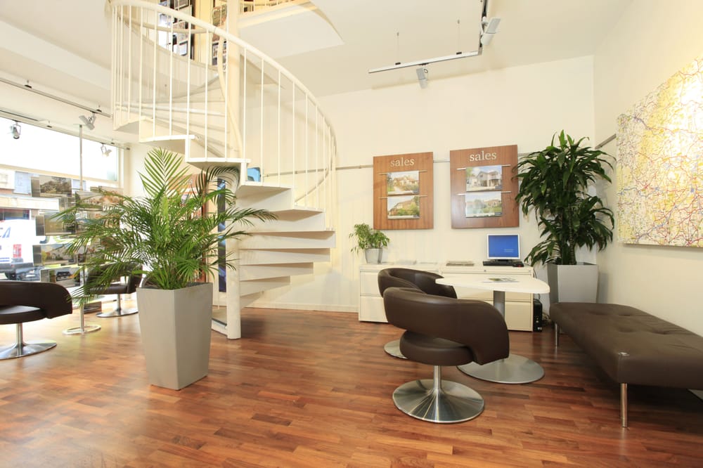 HAMPTONS INTERNATIONAL 1113 Queen Street, Maidenhead, United Kingdom