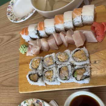 Mr. Le's Sushi - Sushi Bars Near Me - Kansas City, Missouri