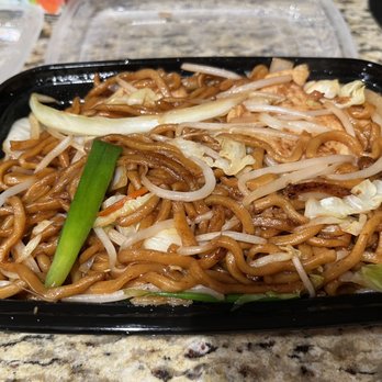 Tasty Kitchen - Chicken Chow Mein - Cantonese Near Me - Davis, California