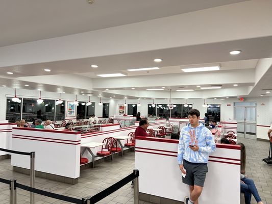 In-N-Out Burger by null