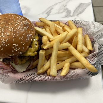 Station 49 Grill - The burgers and fries here are the best I've had in a long time! - Burgers Near Me - San Andreas, California