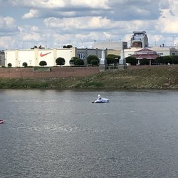 Riverview Park - 8/31/18. Friday. 95 degrees. U.S. Powerboat Nationals practicing on the Red River for this weekend's National Championship competition!