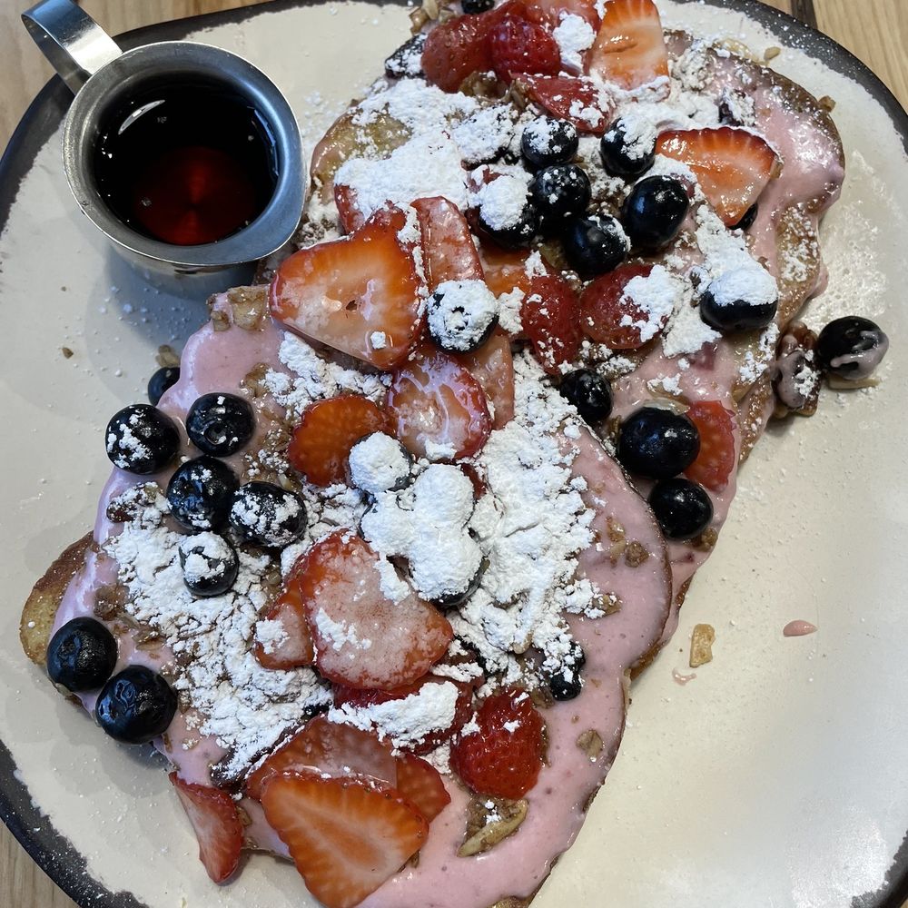 Egg Harbor Cafe - Strawberry crunch French toast - Breakfast & Brunch Near Me - Evanston, Illinois Egg Harbor Cafe - Strawberry crunch French toast - Breakfast & Brunch Near Me - Evanston, Illinois