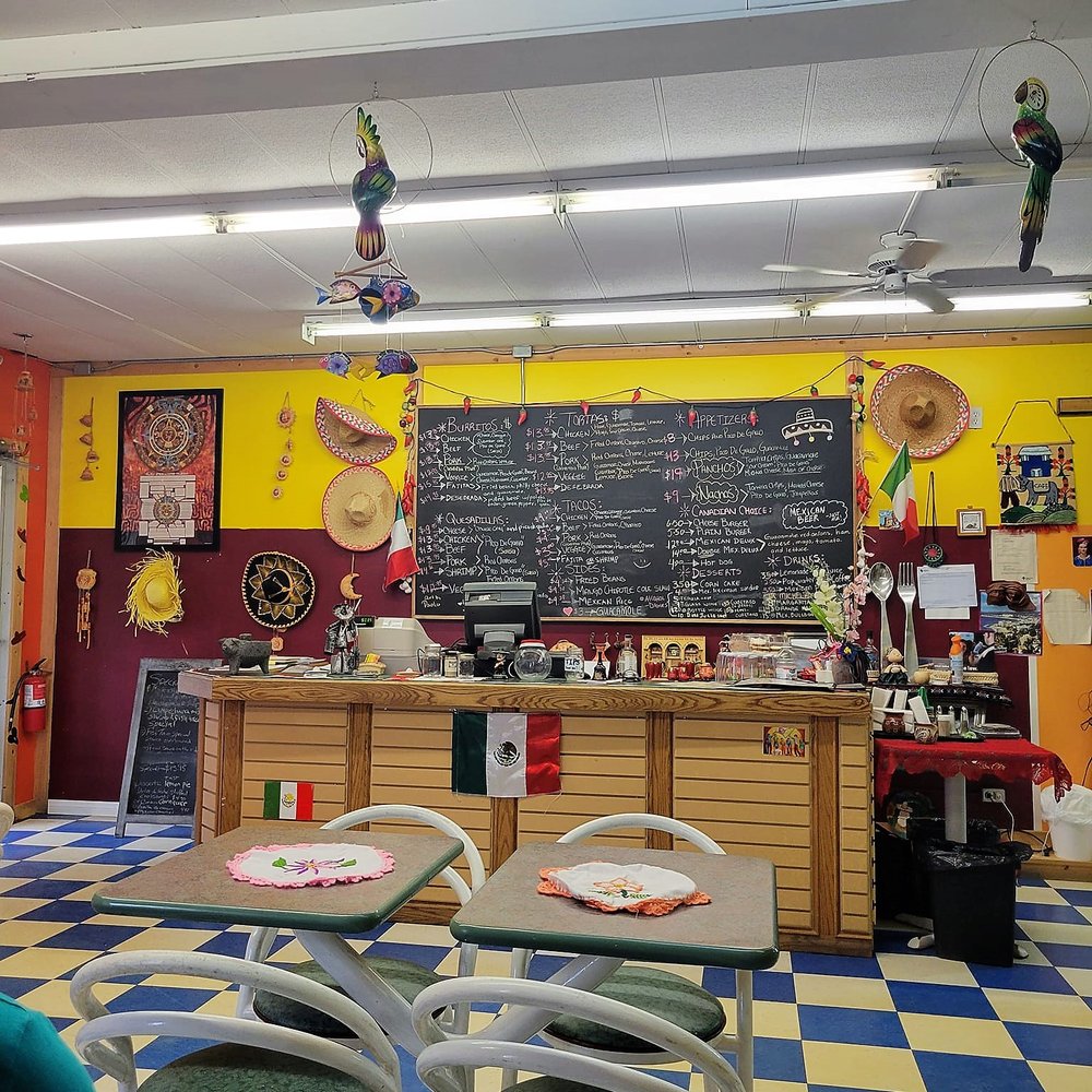 La Casa De Maria - the interior of a restaurant - Mexican Near Me - Falun, Alberta La Casa De Maria - the interior of a restaurant - Mexican Near Me - Falun, Alberta