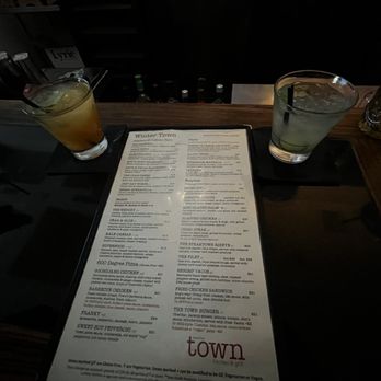 Town Kitchen & Grill - New American Near Me - Montrose, California Town Kitchen & Grill - New American Near Me - Montrose, California
