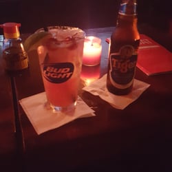 D' Lounge - Ling Ling & Tiger