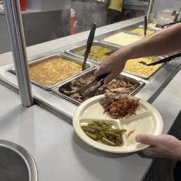 Excellent buffet, including chicken, barbecue pork barbecue, southern prepared vegetables, fried chicken and Love! Excellent buffet, including chicken, barbecue pork barbecue, southern prepared vegetables, fried chicken and Love!