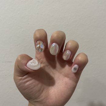 Purrple Waxing & Nails - nail art done 11/10/23, on the left hand. - Waxing Near Me - Fullerton, California