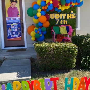 La Vie Posh - Balloon garland - Party Equipment Rentals Near Me La Vie Posh - Balloon garland - Party Equipment Rentals Near Me