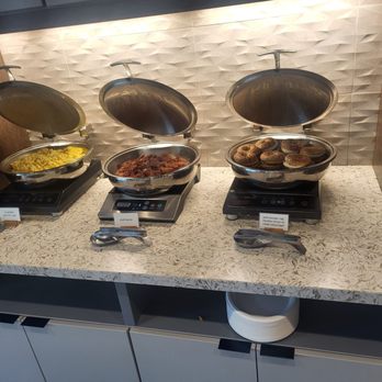 TownePlace Suites By Marriott - Breakfast spread - Hotels Near Me - Louisville, Kentucky TownePlace Suites By Marriott - Breakfast spread - Hotels Near Me - Louisville, Kentucky