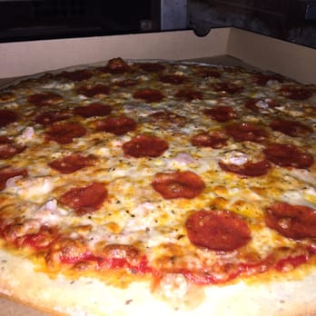 El Josco Pizza - Pepperoni perfectamente perfecto - Pizza Near Me - Isabela, Puerto Rico El Josco Pizza - Pepperoni perfectamente perfecto - Pizza Near Me - Isabela, Puerto Rico