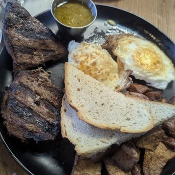A Huevo Cafe - Steak & Eggs w Potatoes - Breakfast & Brunch Near Me - Los Angeles, California