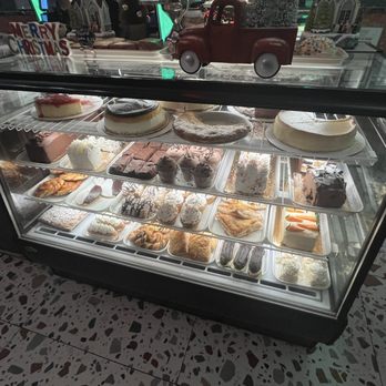 Hauppauge Palace Diner - We tried the Boston Cream Pie & Napoleon. - Diners Near Me - Hauppauge, New York Hauppauge Palace Diner - We tried the Boston Cream Pie & Napoleon. - Diners Near Me - Hauppauge, New York