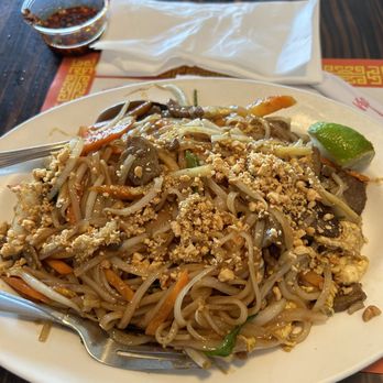 Saigon Palace - Beef Pad Thai - Vietnamese Near Me - Burnsville, Minnesota Saigon Palace - Beef Pad Thai - Vietnamese Near Me - Burnsville, Minnesota