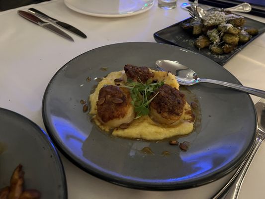 801 Fish Minneapolis by null