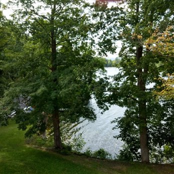 The LakeHouse Inn - The lake from the side of the inn - Bed & Breakfast Near Me - Lee, Massachusetts