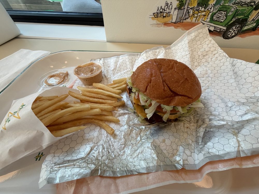 Food from Harriet's Hamburgers