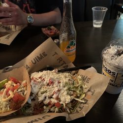 Tacos dorados, fish taco & fresas con crema