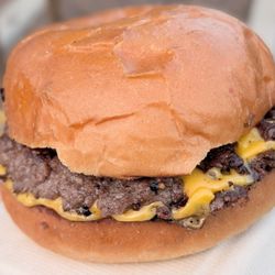 MAD Creationz - One of the best smash burgers I've had