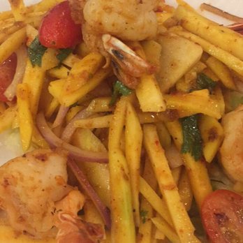 Senyai Thai Kitchen - Mango salad with shrimp - not on menu - Thai Near Me - Pittsburgh, Pennsylvania