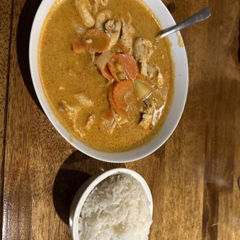 Thai Riverside - Massaman Curry w/Chicken - Thai Near Me - Kingsport, Tennessee Thai Riverside - Massaman Curry w/Chicken - Thai Near Me - Kingsport, Tennessee