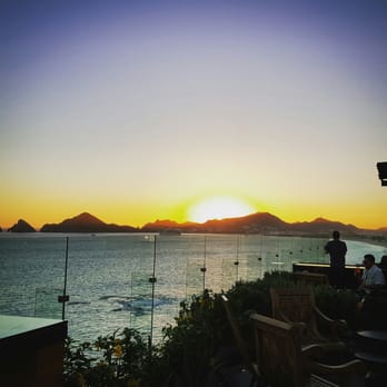 The Rooftop - Bars Near Me - Cabo San Lucas, BCS