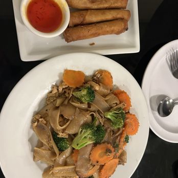 Bangkok House Restaurant - Thai Near Me - Ridgecrest, California