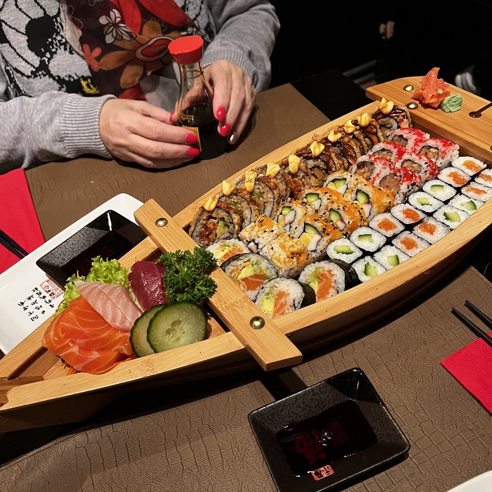 Esaki - Sushi Boat 2 people - Sushi Bars Near Me - Antwerp, VAN Esaki - Sushi Boat 2 people - Sushi Bars Near Me - Antwerp, VAN