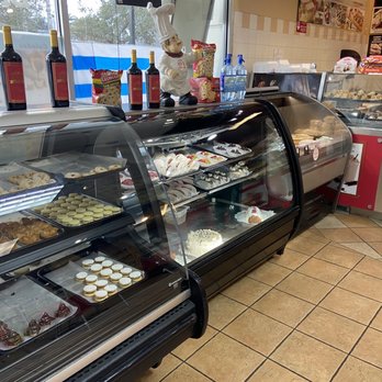 El Rey De La Medialuna - a display case of baked goods - Bakeries Near Me - Hollywood, Florida El Rey De La Medialuna - a display case of baked goods - Bakeries Near Me - Hollywood, Florida