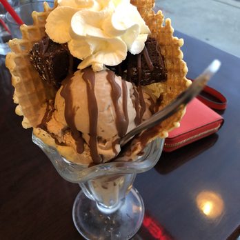 White Rabbit Dessert Experience - Desserts Near Me - Tonawanda, New York