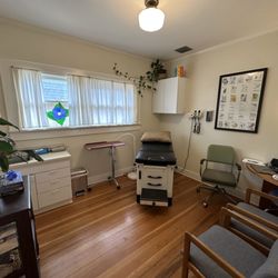 Eugene Family Medicine - Gulrukh Rizvi, MD - Dr. Rizvi's exam room.