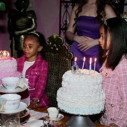 Tea Party Castle - Cake time!