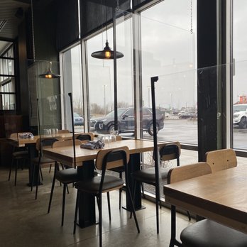 101 Craft Kitchen - Tables with plexiglass for protection - Gastropubs Near Me - Fishers, Indiana