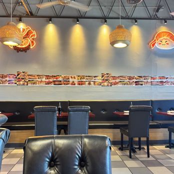 Ari Sushi - Sushi Bars Near Me - Des Plaines, Illinois