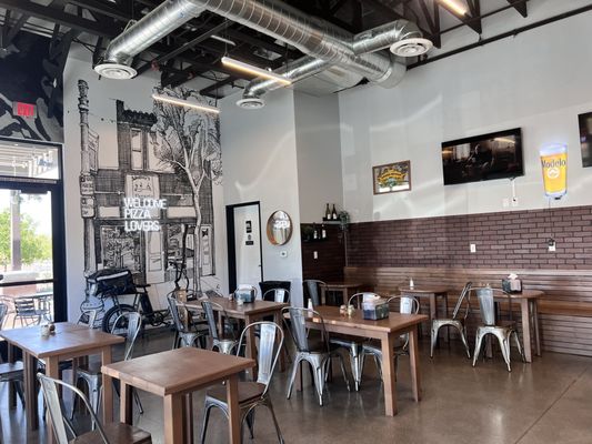 Landini's Pizzeria by null