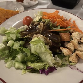 Burbank Smokehouse - Dinner Salad - Steakhouses Near Me - Burbank, California Burbank Smokehouse - Dinner Salad - Steakhouses Near Me - Burbank, California