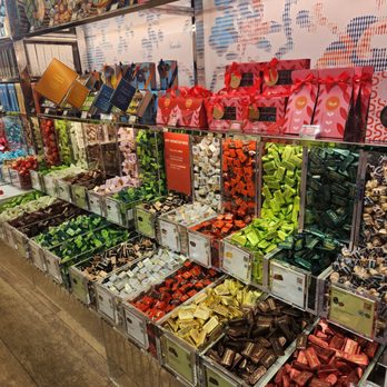 Venchi - Chocolatiers & Shops Near Me - Costa Mesa, California Venchi - Chocolatiers & Shops Near Me - Costa Mesa, California