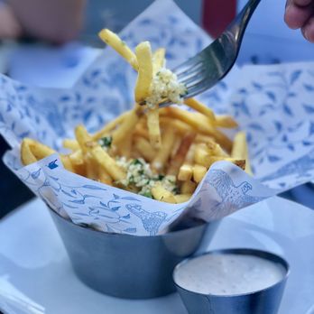 Earls Kitchen + Bar - Garlic Fries ($4) for happy hour - Canadian (New) Near Me - Richmond, British Columbia Earls Kitchen + Bar - Garlic Fries ($4) for happy hour - Canadian (New) Near Me - Richmond, British Columbia