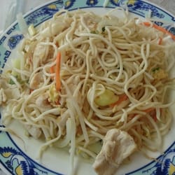 Zum Drachen Gaststätten - Gebratene Nudeln.. Riesige Portion zu einem Preis von 3.40€..super lecker.. Unschlagbar im Preis und Service